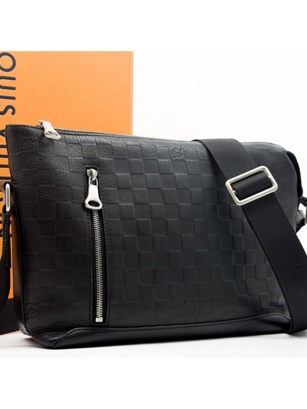 Louis Vuitton Messenger PM Damier Infini Black